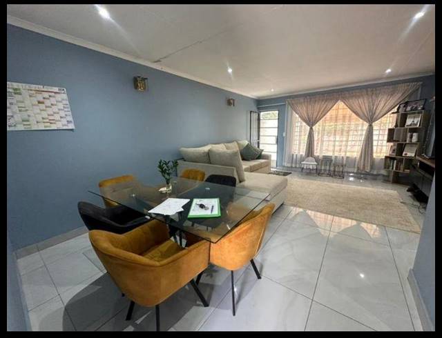 2 BEDROOM HOUSE FOR SALE IN KLOPPERPARK